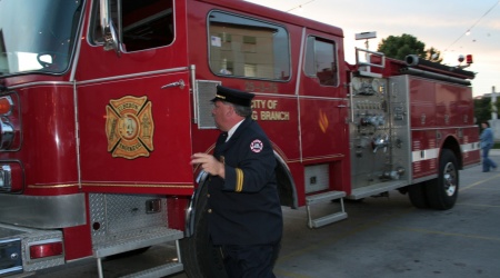 BOMBEIROS DE FTIMA RECEBEM VEICULO AMERICANO